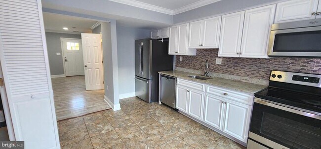 Building Photo - 483 Arwell Ct