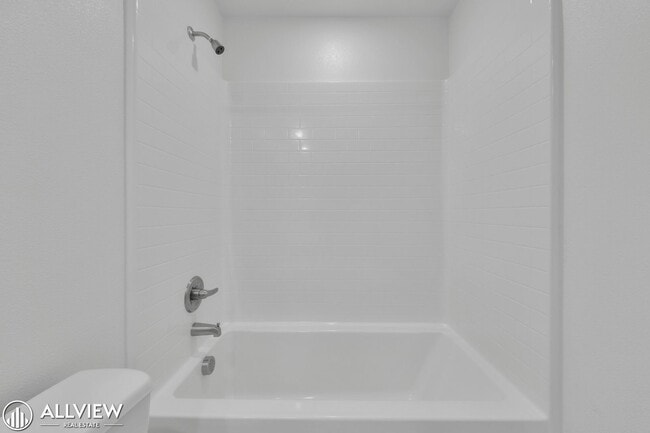 Building Photo - Bright 4-Bed, 2.5-Bath Home in Fallbrook’s Citro Community