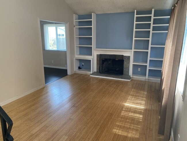 Building Photo - Charming 4 Bedroom, 2 Bath Home