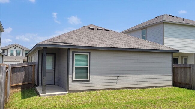Building Photo - 526 Dalloway St