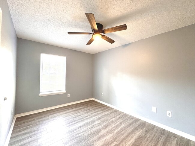 Building Photo - 4797 Old Mill Ct