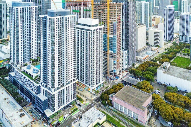 Building Photo - 11 NE 6th St