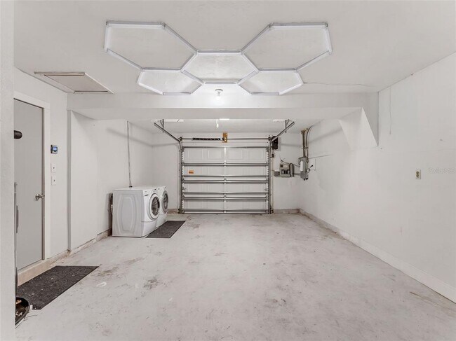 Building Photo - 4044 Headsail Dr