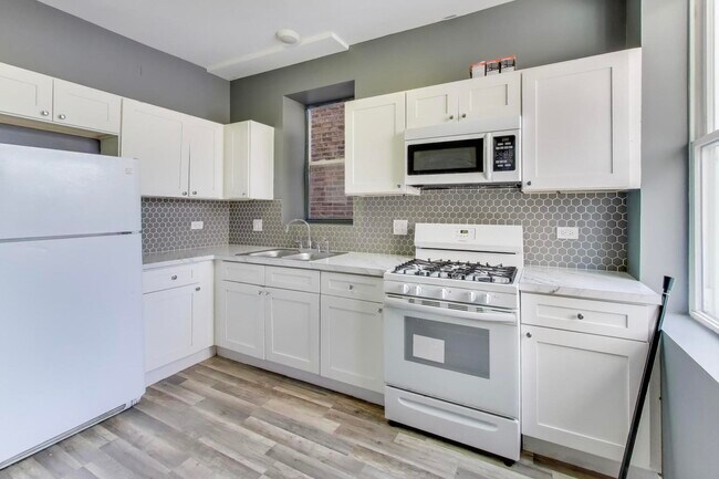 Building Photo - 6624 S Rhodes Ave