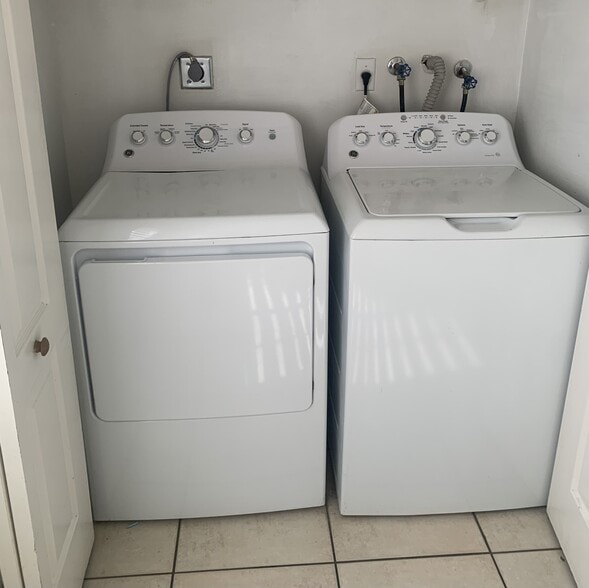 WASHER & DRYER - 8336 NW 10th St