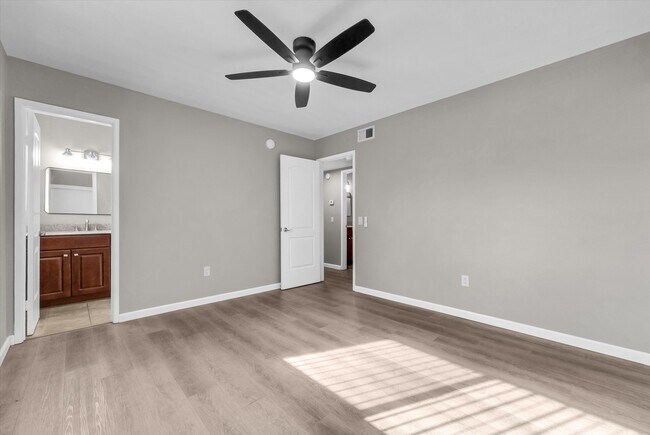 Building Photo - 10472 Chapman Ave