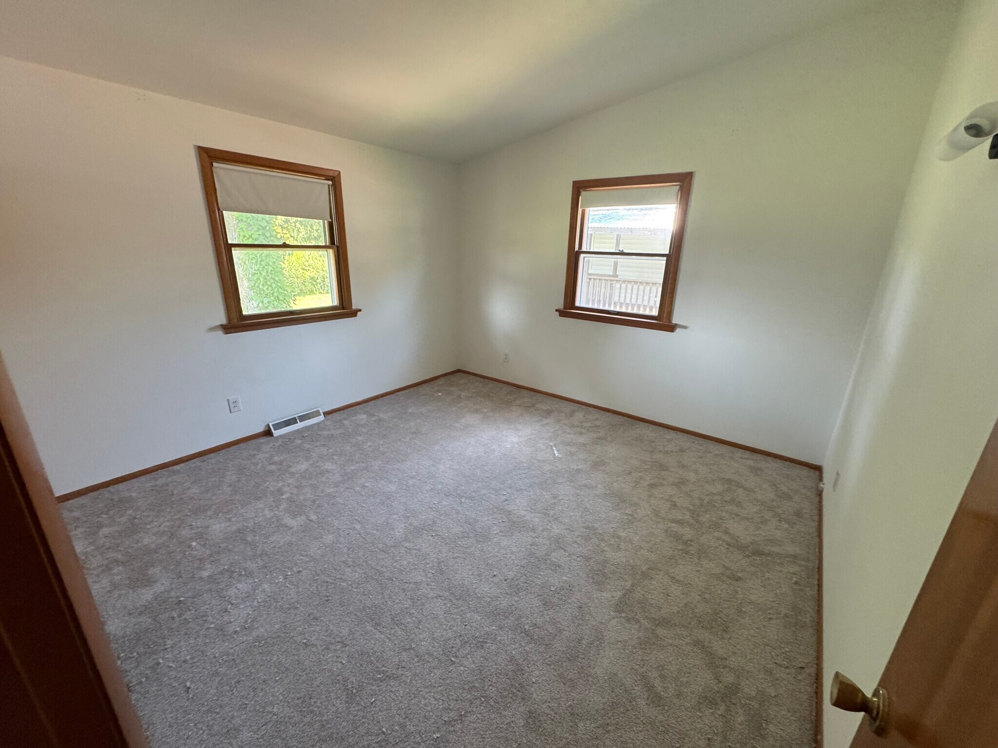 Building Photo - 138 Elmgrove Ave