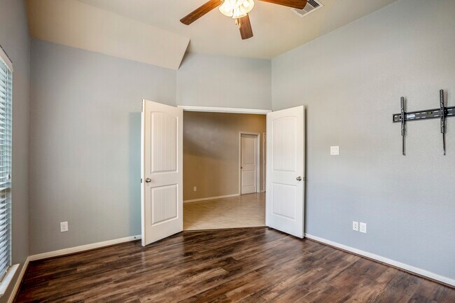 Building Photo - 5319 Claymore Meadow Ln