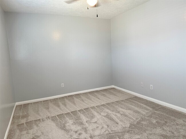 Building Photo - 909 Christopher Ln