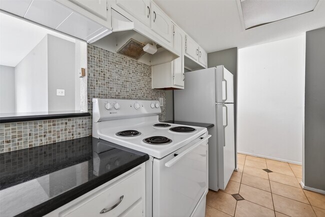 Building Photo - 14555 Wunderlich Dr