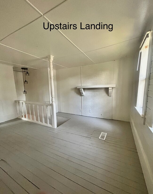 Building Photo - 1404 Callahan St