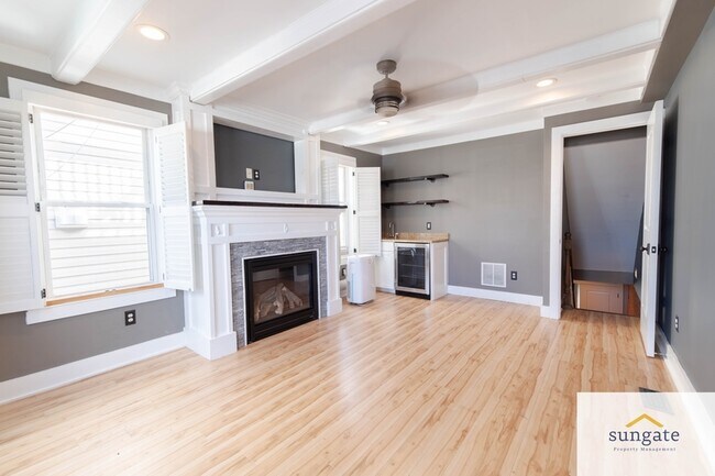 Building Photo - 3206 Hudson St