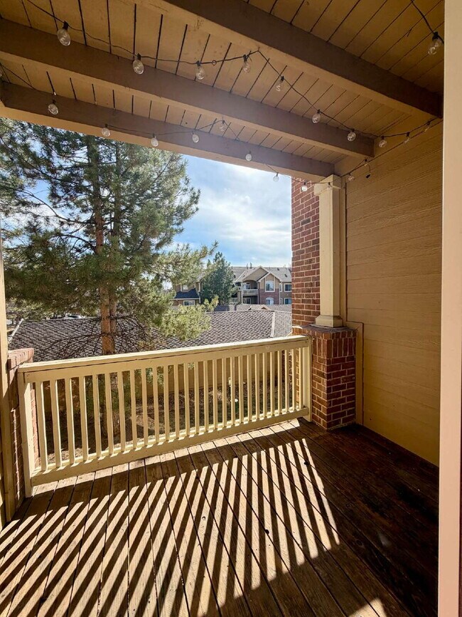 Building Photo - Don't Miss This 2 Bed/2 Bath Pinnacle at Highline Condo Available Now!