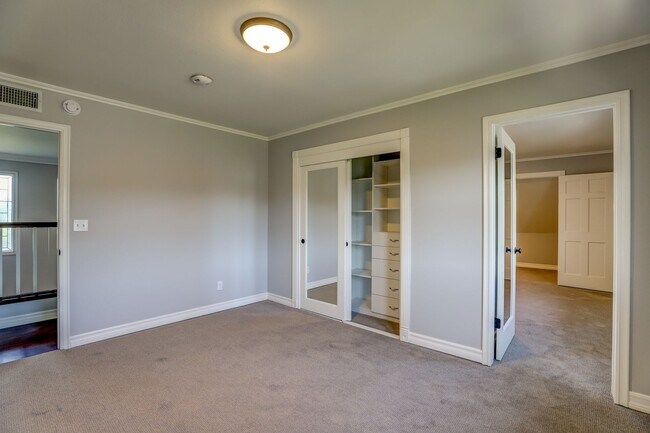 Building Photo - Gorgeous Home in Old Towne Orange
