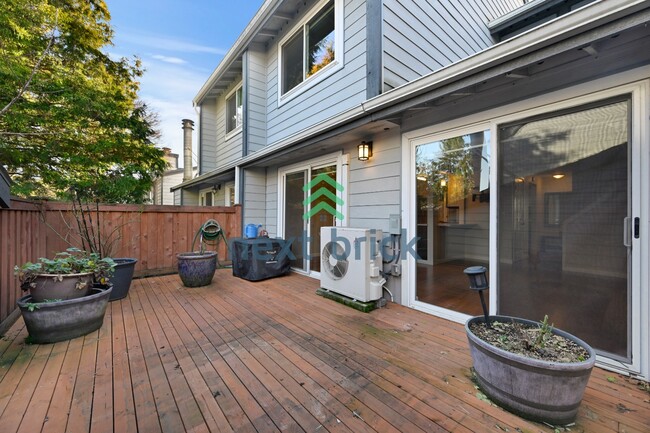 Building Photo - Charming 2-Bedroom Unit in Convenient Burien Location