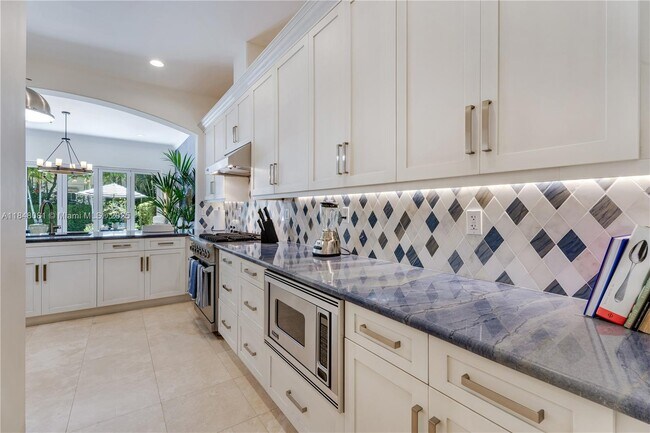Building Photo - 10175 SW 75th Pl