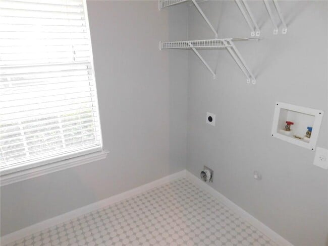 Building Photo - 651 Columbine Ave