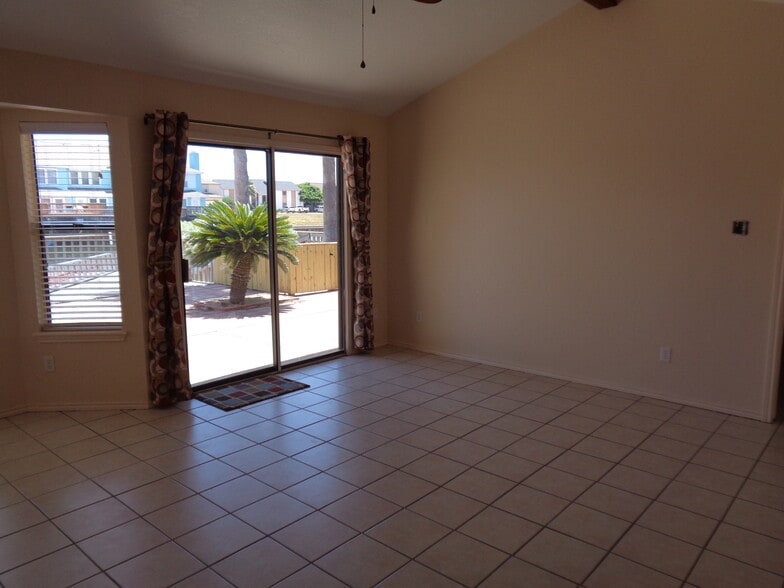 Living/Dining - 15414 Grass Cay Ct