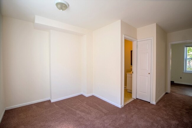 Building Photo - 1534 Naudain St