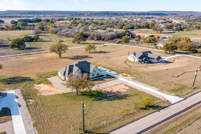 Building Photo - Amazing 5 Bed, 3 Bath New Build- Beautiful...