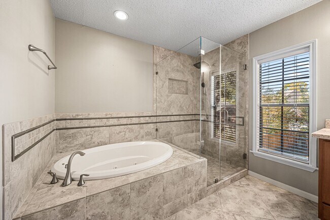 Building Photo - 15002 Havenridge Dr