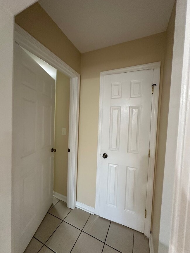 Building Photo - 204 Grandford Pl