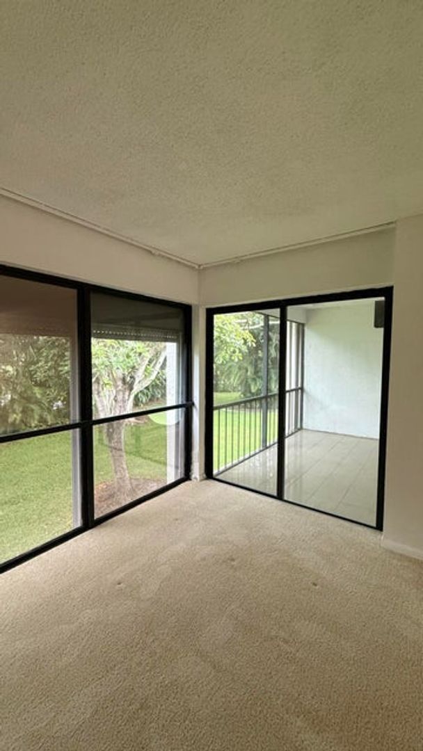 Building Photo - 1739 Embassy Dr