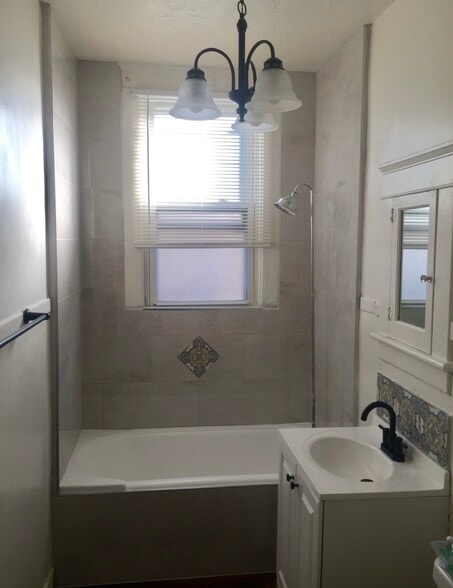 Building Photo - 2253 Curlew St
