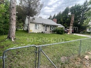 Building Photo - NO DEPOSIT option available for qualified ...