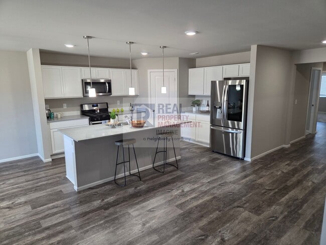 Building Photo - Check out this beautiful 3 bedroom, 2.0 ba...