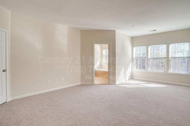 Building Photo - 23515 Forest Haven Way