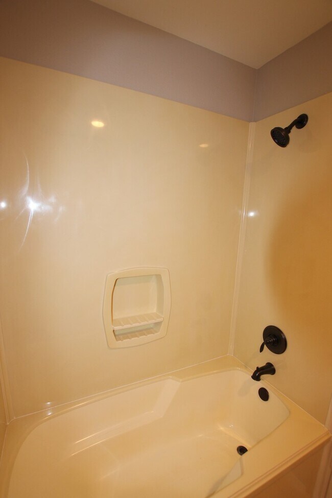 Building Photo - Coming Soon! Luxurious 3 Bed 2.5 Bath Rent...