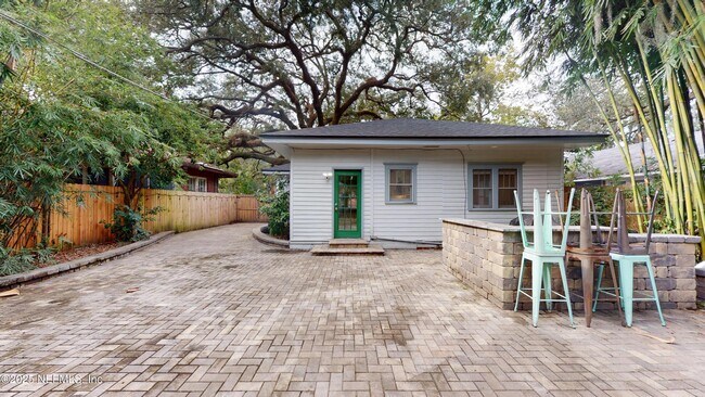 Building Photo - 3918 Herschel St