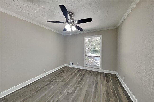 Building Photo - 702 Talemwood Ct SW