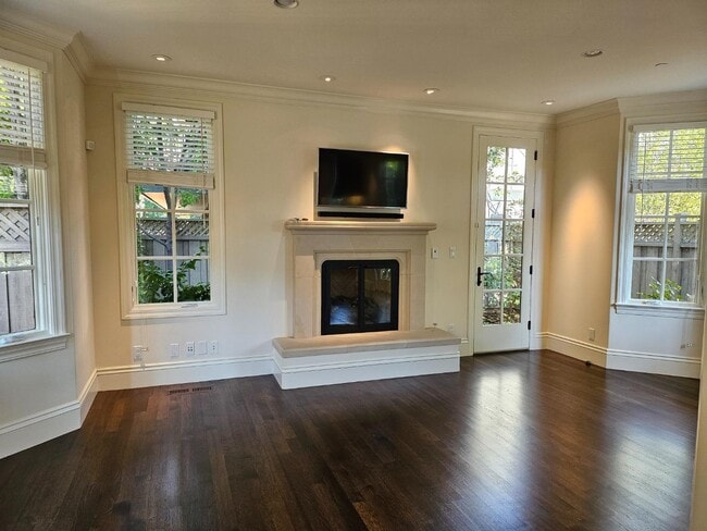 Building Photo - 919 Fremont Pl