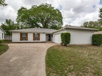 Building Photo - 4401 Woodhill Dr