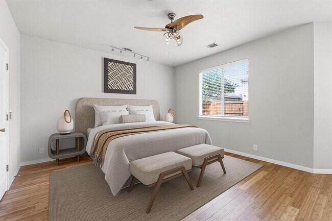 Building Photo - 4036 Barlow Dr