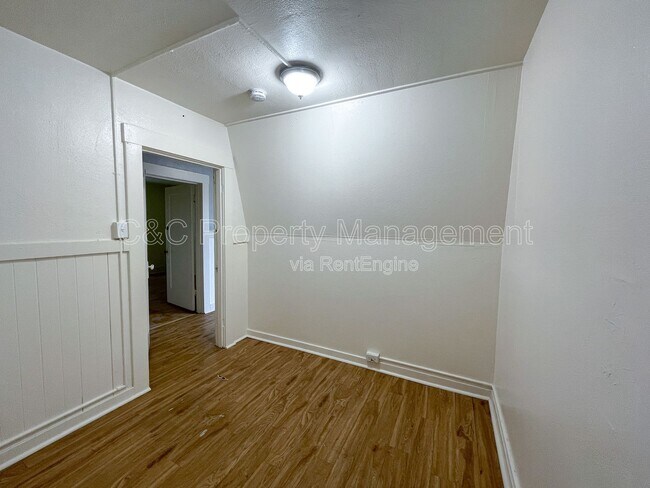 Building Photo - 464 Cortes St