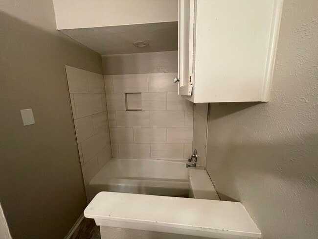 Building Photo - 8236/8238 El Retiro (Bruin Builds Preferred Vendor)