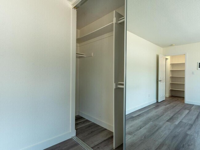 Building Photo - 6602 Beadnell Way