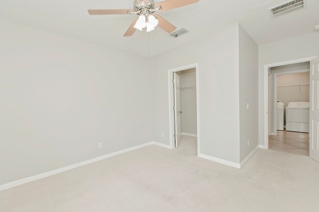 Building Photo - LEASING INCENTIVE!!!!!Gorgeous 3 Bed Townh...