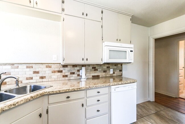 Building Photo - Pre-Leasing for Fall With Lawn and Alarm Service! - Charming 2 Bedroom 1 Bath!