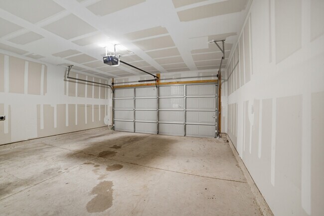 Building Photo - 5410 Hornbeck Hts