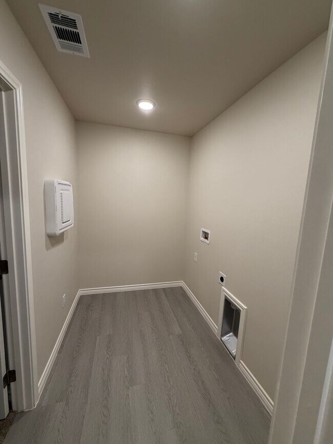 Building Photo - HALF OFF the 1st month with 15 month lease!!!– Move-In Ready with Appliances Included