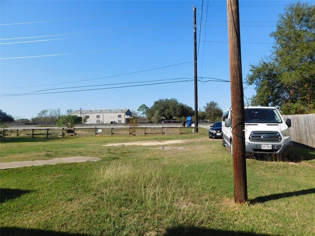 Building Photo - 13203 US-59