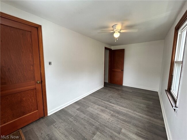 Building Photo - 121 Parr Ave