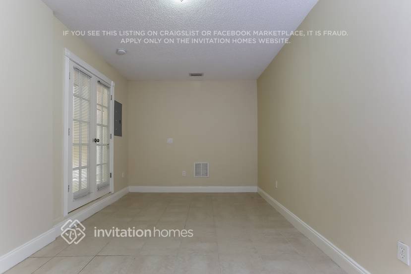 Building Photo - 12853 SW 146th Ln