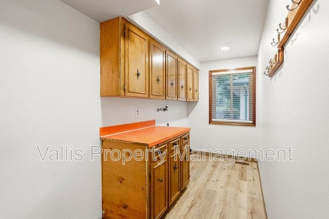 Building Photo - 2197 Doaks Ferry Rd NW