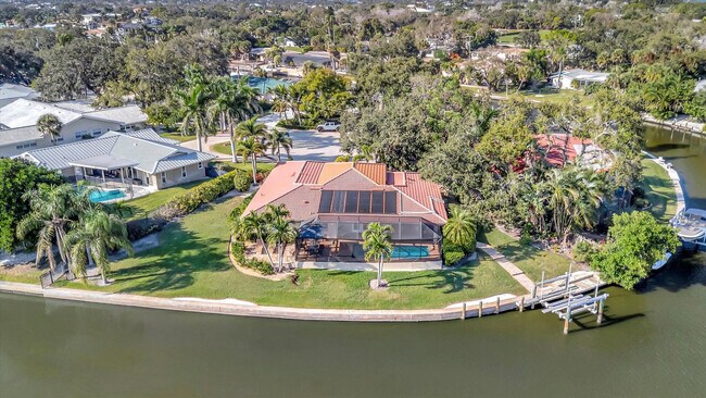 Building Photo - 1038 Contento St