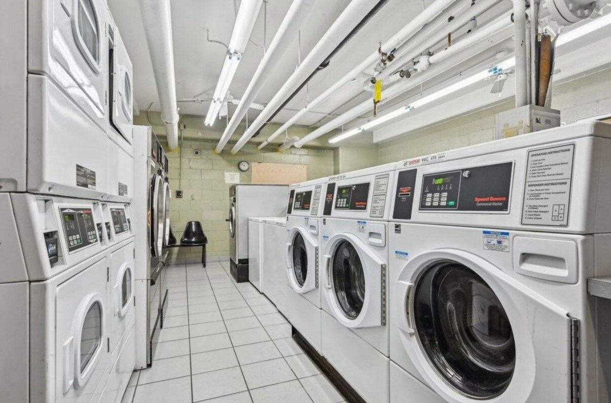 Building Photo - 3950 N Lake Shore Dr